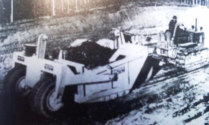 牽引式スクレーパ