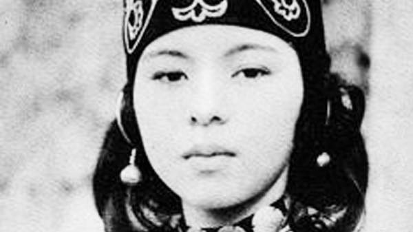 20171113 美しいアイヌの女性