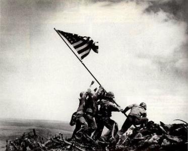 硫黄島の星条旗と日章旗